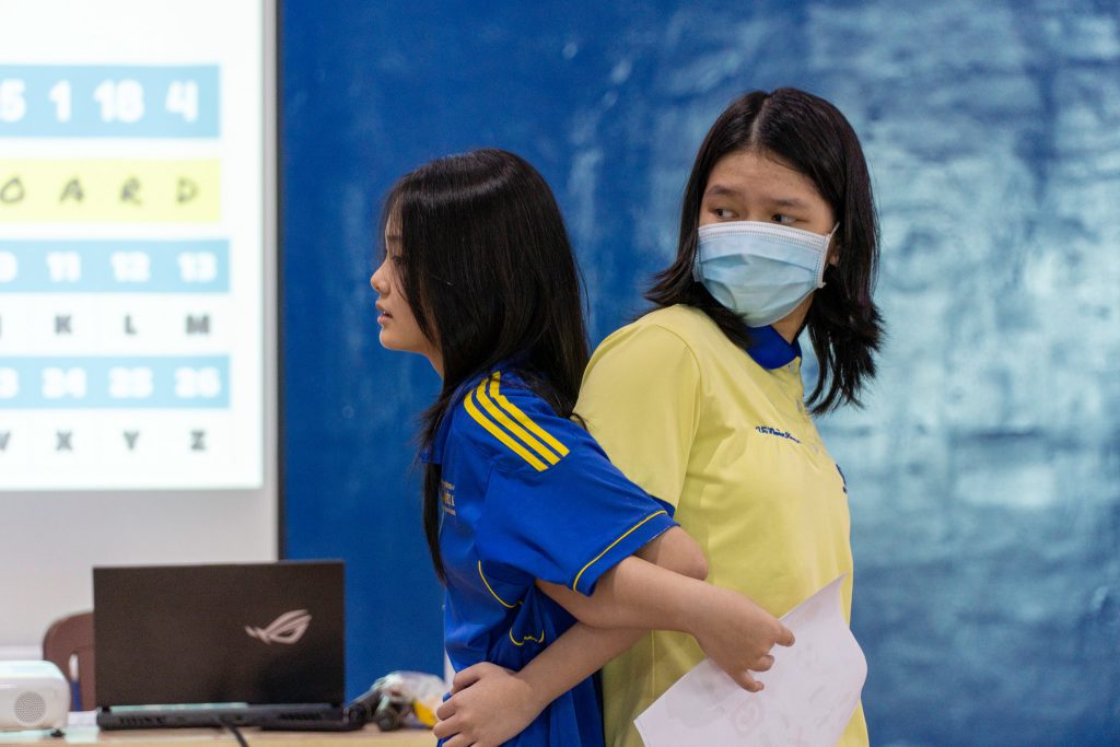 học tiếng Anh qua tình huống