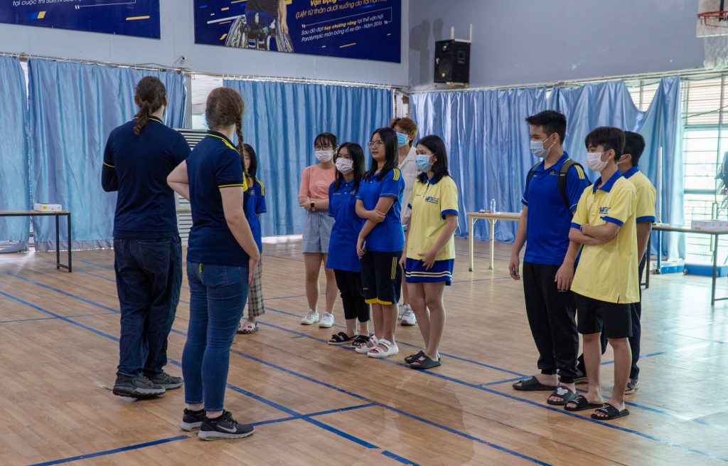học tiếng Anh qua tình huống