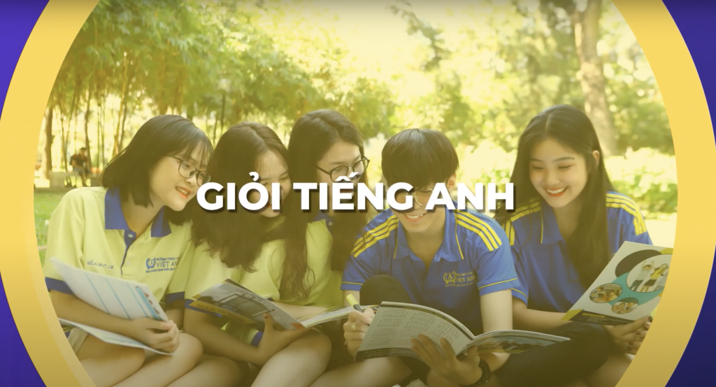 học sinh lớp chuyên Anh