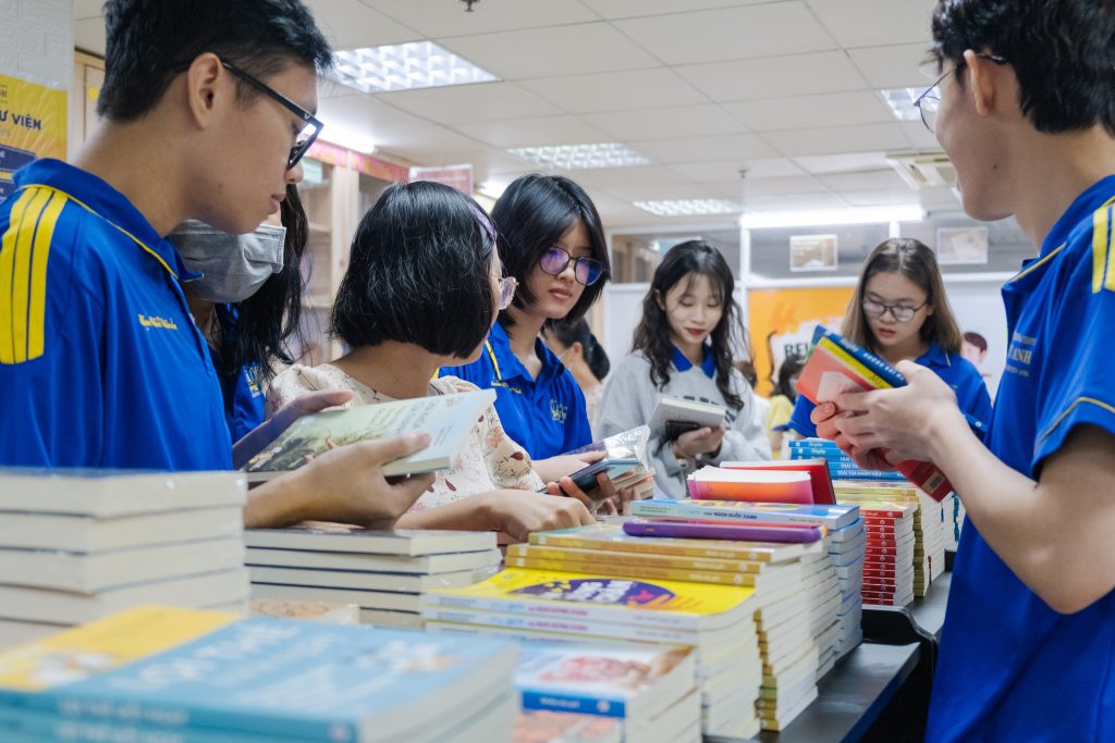học giỏi tiếng Anh lớp 6